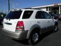 2004 Clear White Kia Sorento EX  photo #10