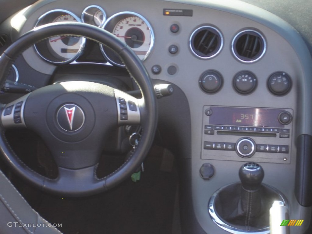 2007 Solstice Roadster - Deep Blue / Ebony photo #13