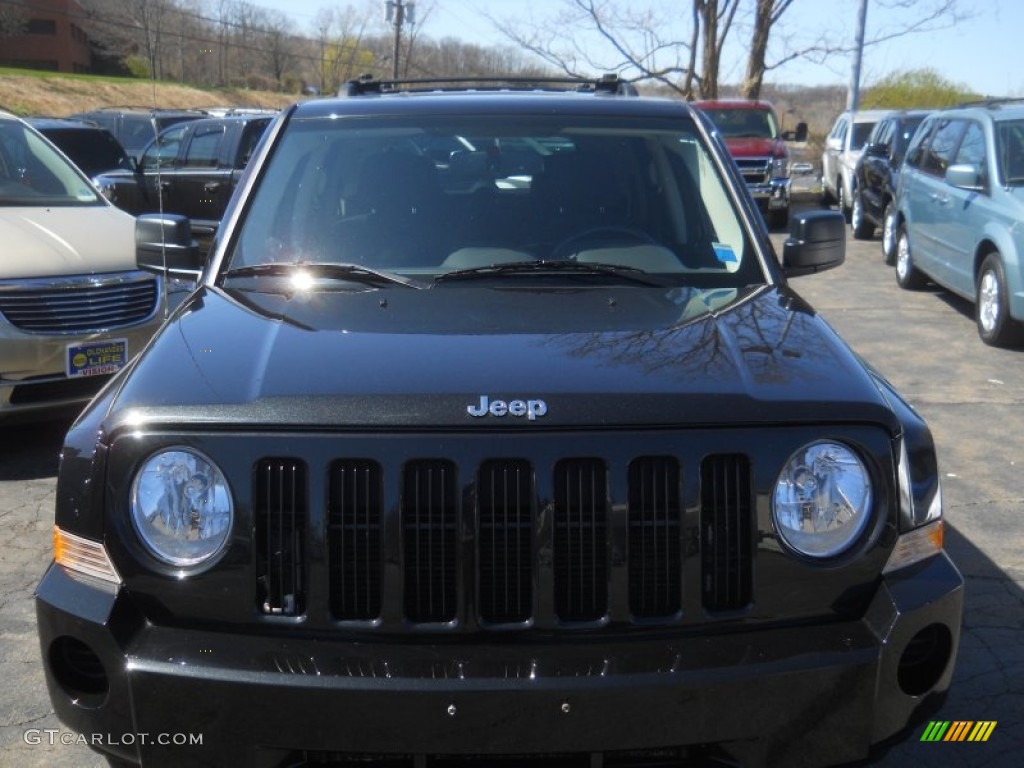 2010 Patriot Sport 4x4 - Brilliant Black Crystal Pearl / Dark Slate Gray photo #13