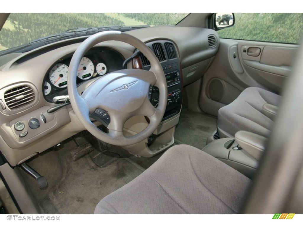 Taupe Interior 2002 Chrysler Town & Country eL Photo #63540924