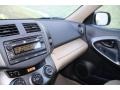 Super White - RAV4 V6 4WD Photo No. 5