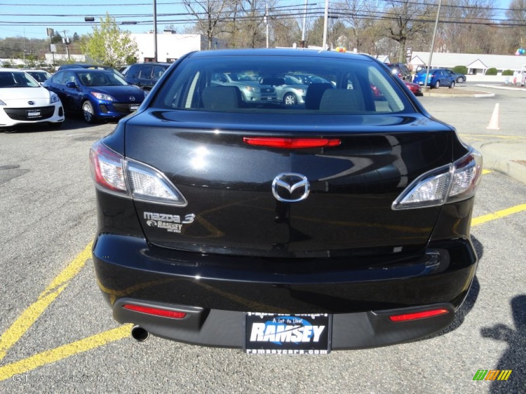 2010 MAZDA3 i Touring 4 Door - Black Mica / Black photo #6