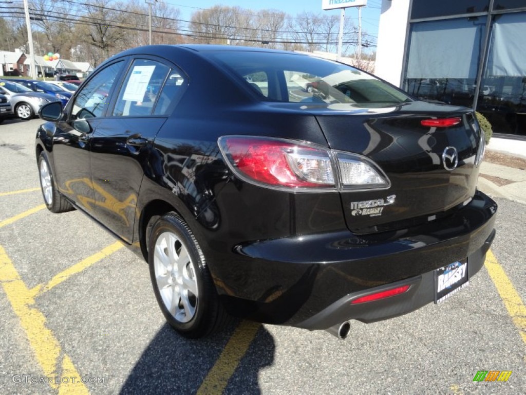 2010 MAZDA3 i Touring 4 Door - Black Mica / Black photo #7