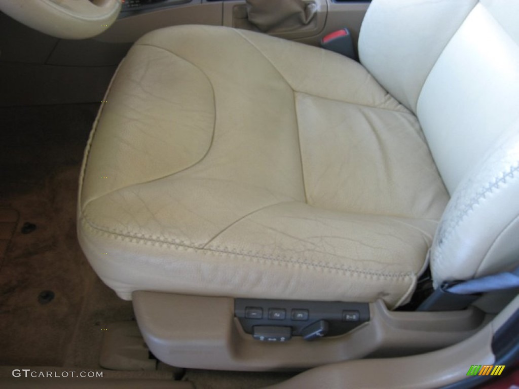 2003 XC70 AWD - Ruby Red Metallic / Beige/Light Sand photo #16