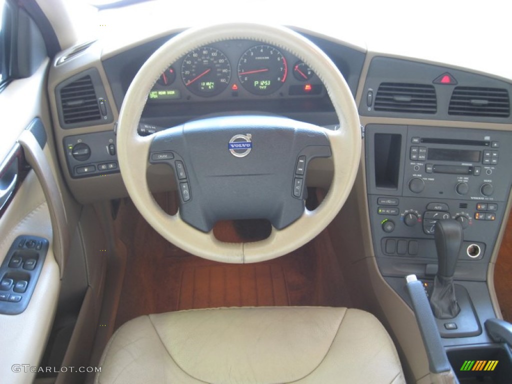 2003 XC70 AWD - Ruby Red Metallic / Beige/Light Sand photo #24