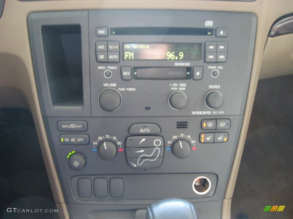 2003 XC70 AWD - Ruby Red Metallic / Beige/Light Sand photo #26