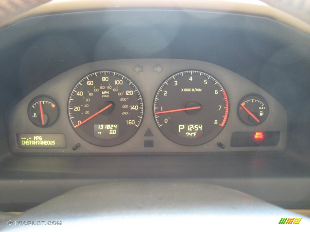 2003 XC70 AWD - Ruby Red Metallic / Beige/Light Sand photo #29