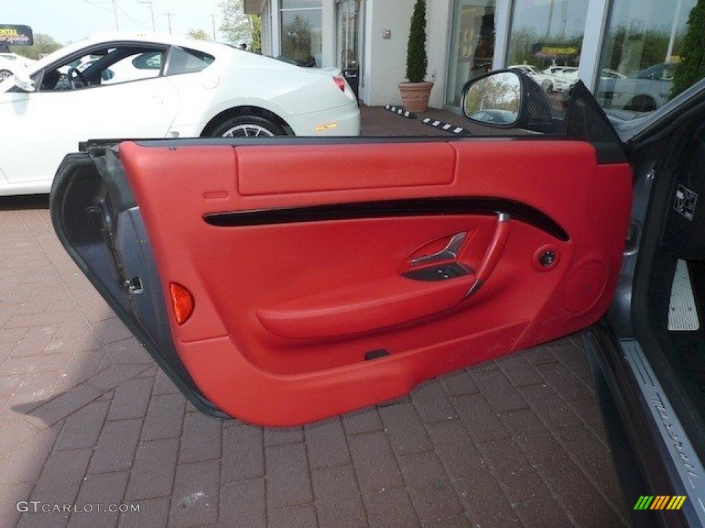 2011 Maserati GranTurismo S Automatic Rosso Corallo Door Panel Photo #63547603