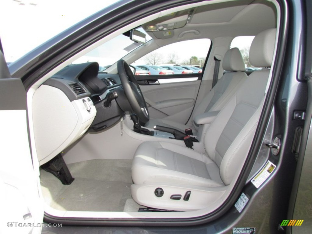 2012 Passat 2.5L SE - Platinum Gray Metallic / Moonrock Gray photo #3