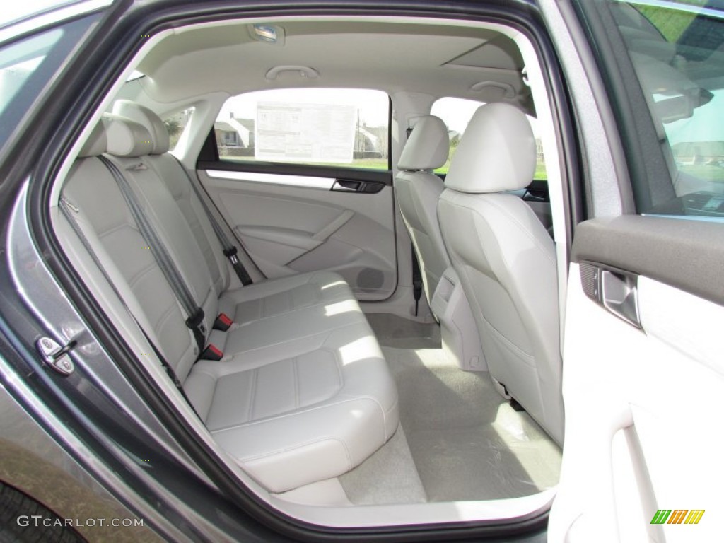 2012 Passat 2.5L SE - Platinum Gray Metallic / Moonrock Gray photo #4