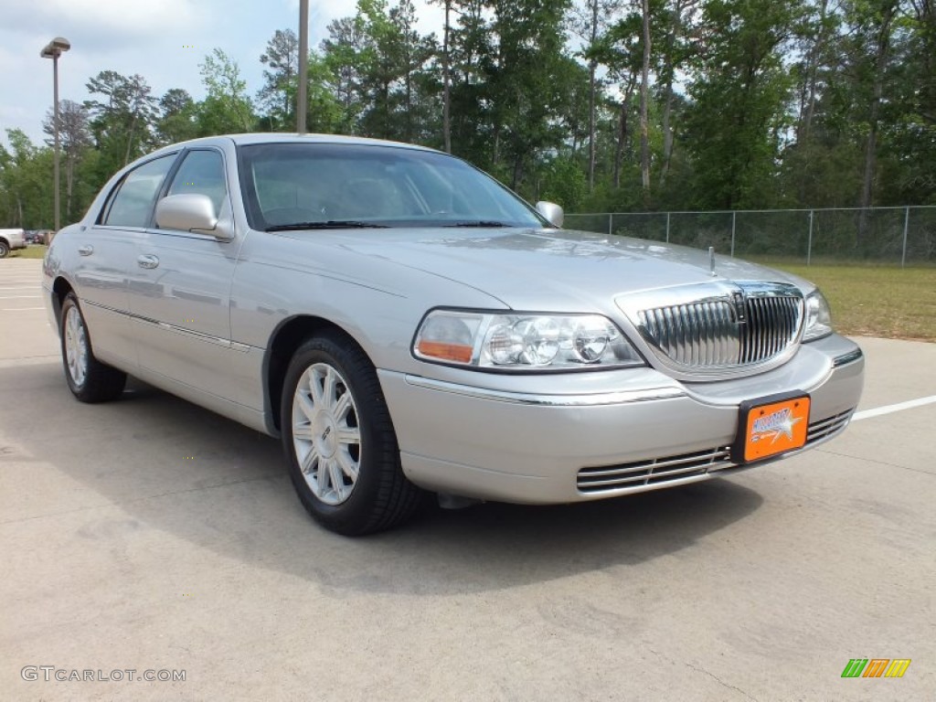 Silver Birch Metallic Lincoln Town Car