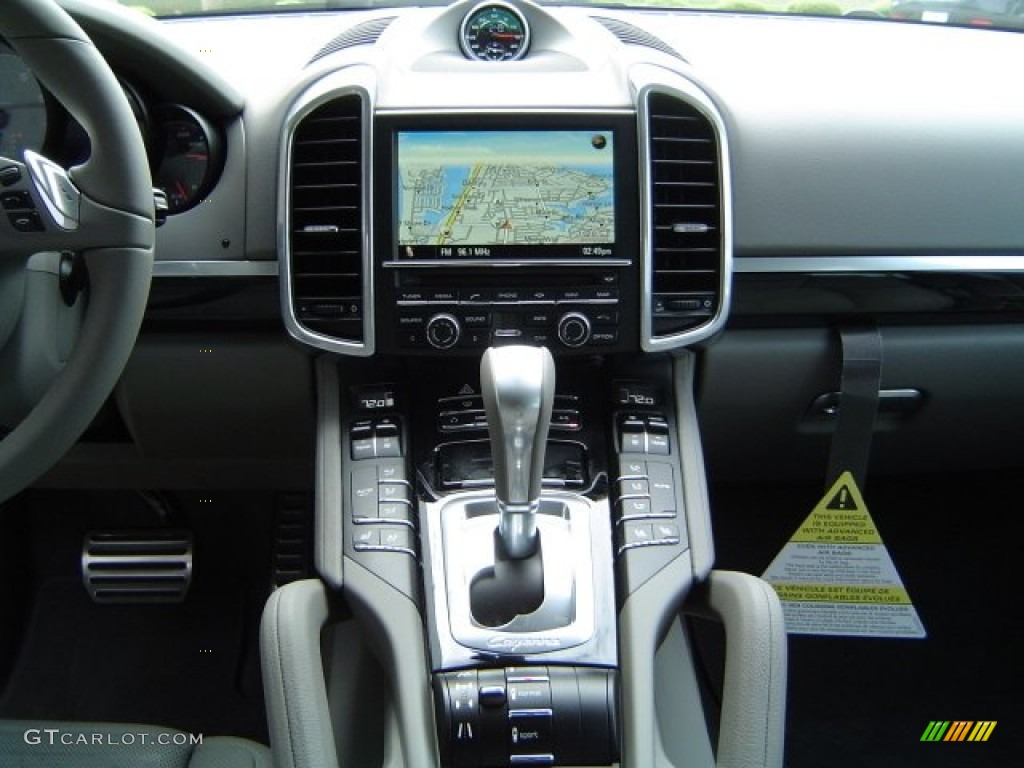 2012 Porsche Cayenne S Controls Photo #63560573