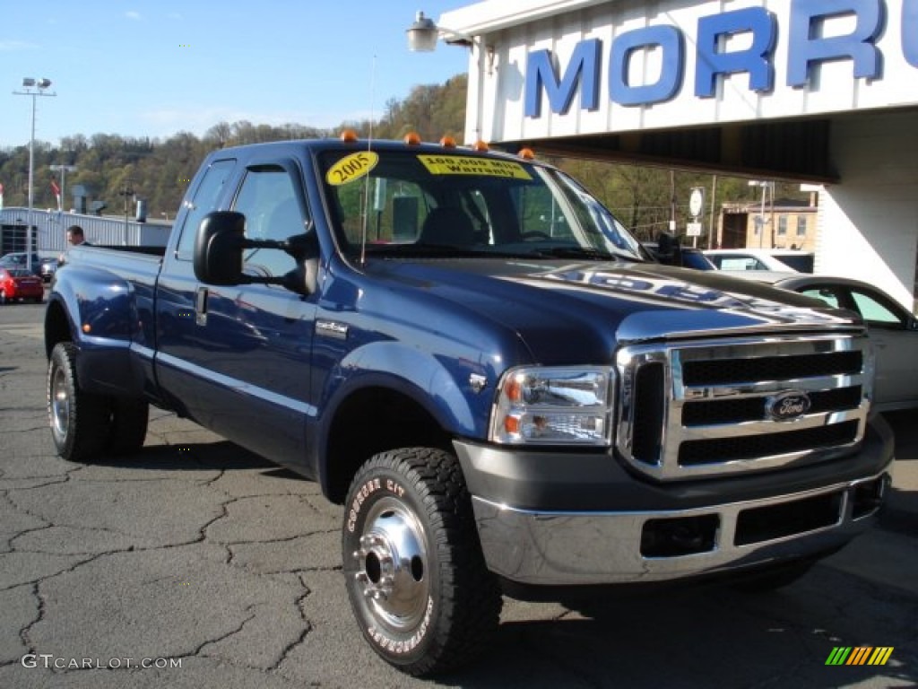 2005 F350 Super Duty XLT SuperCab 4x4 Dually - True Blue Metallic / Medium Flint photo #2