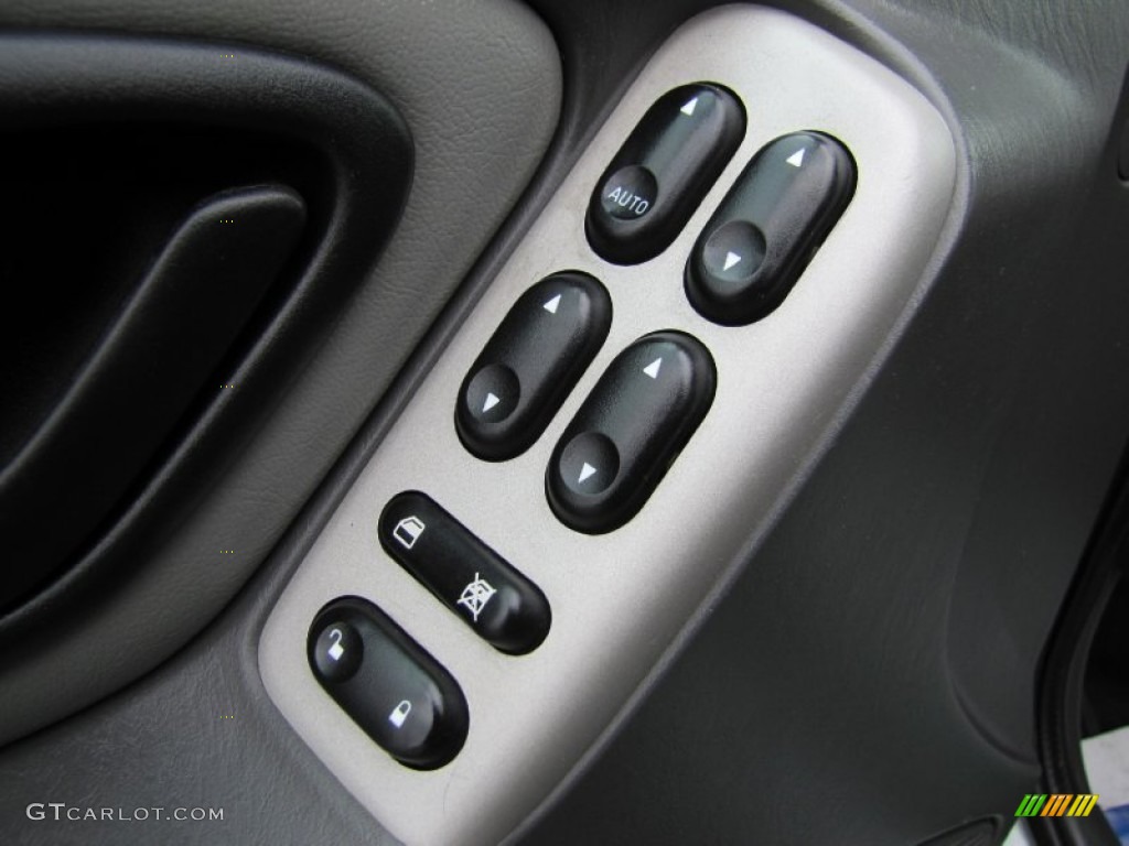 2005 Ford Escape XLT Controls Photo #63562253