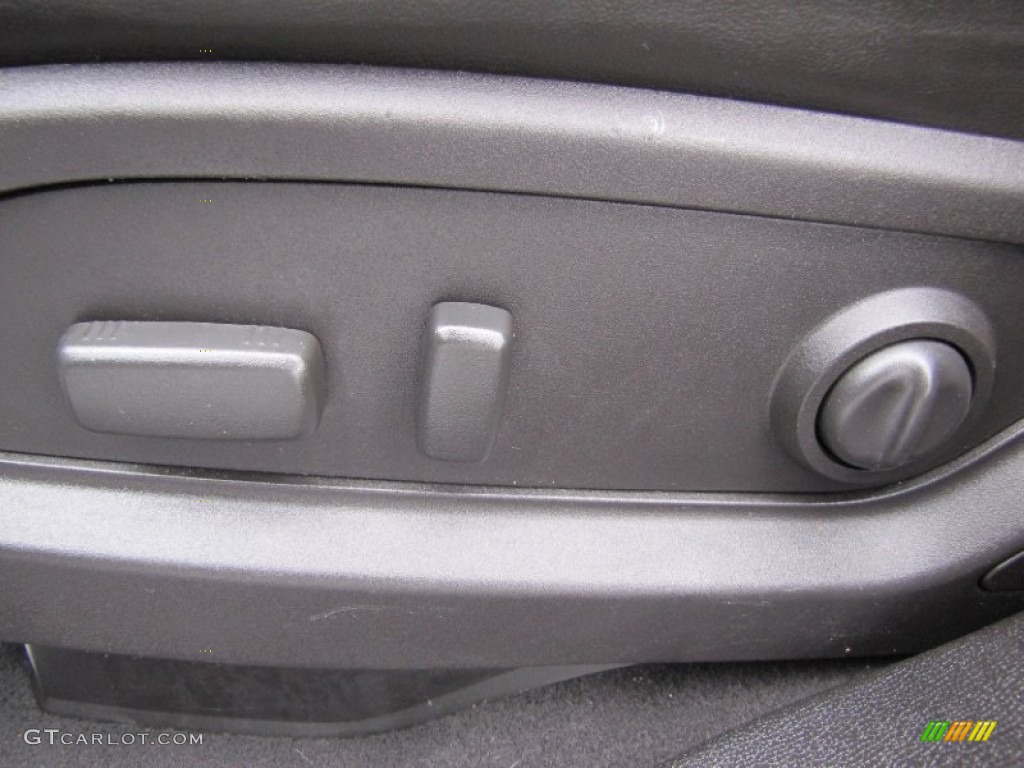 2009 Traverse LT AWD - Summit White / Ebony photo #14