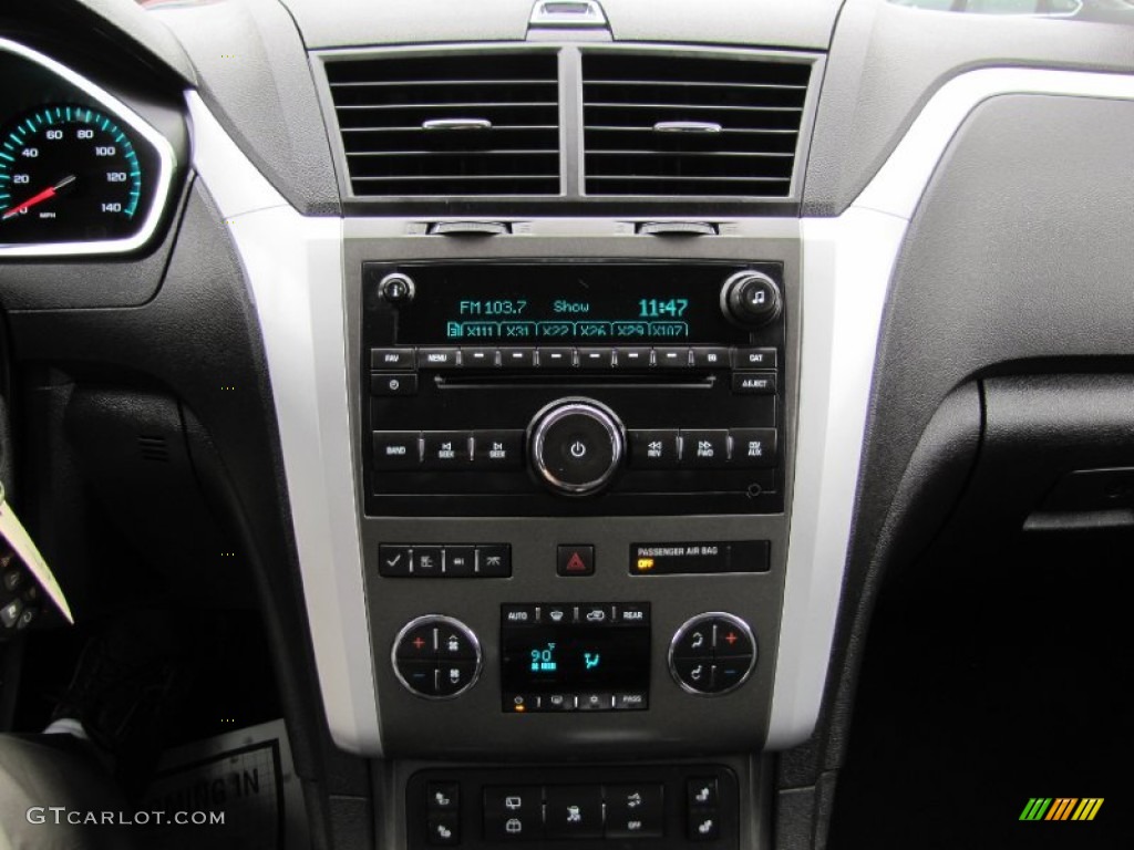 2009 Traverse LT AWD - Summit White / Ebony photo #18