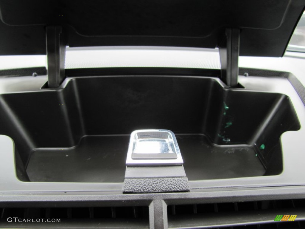 2009 Traverse LT AWD - Summit White / Ebony photo #20