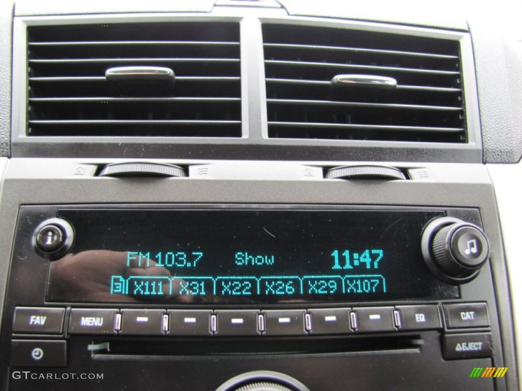 2009 Traverse LT AWD - Summit White / Ebony photo #21