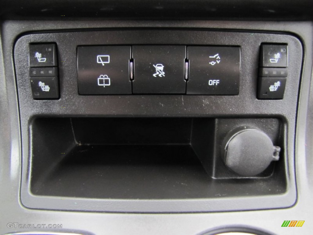 2009 Traverse LT AWD - Summit White / Ebony photo #24