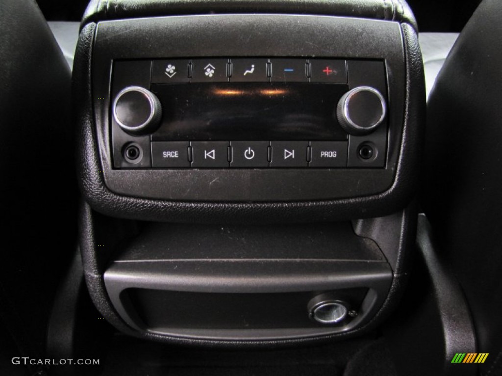 2009 Traverse LT AWD - Summit White / Ebony photo #29