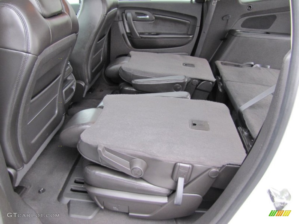2009 Traverse LT AWD - Summit White / Ebony photo #32