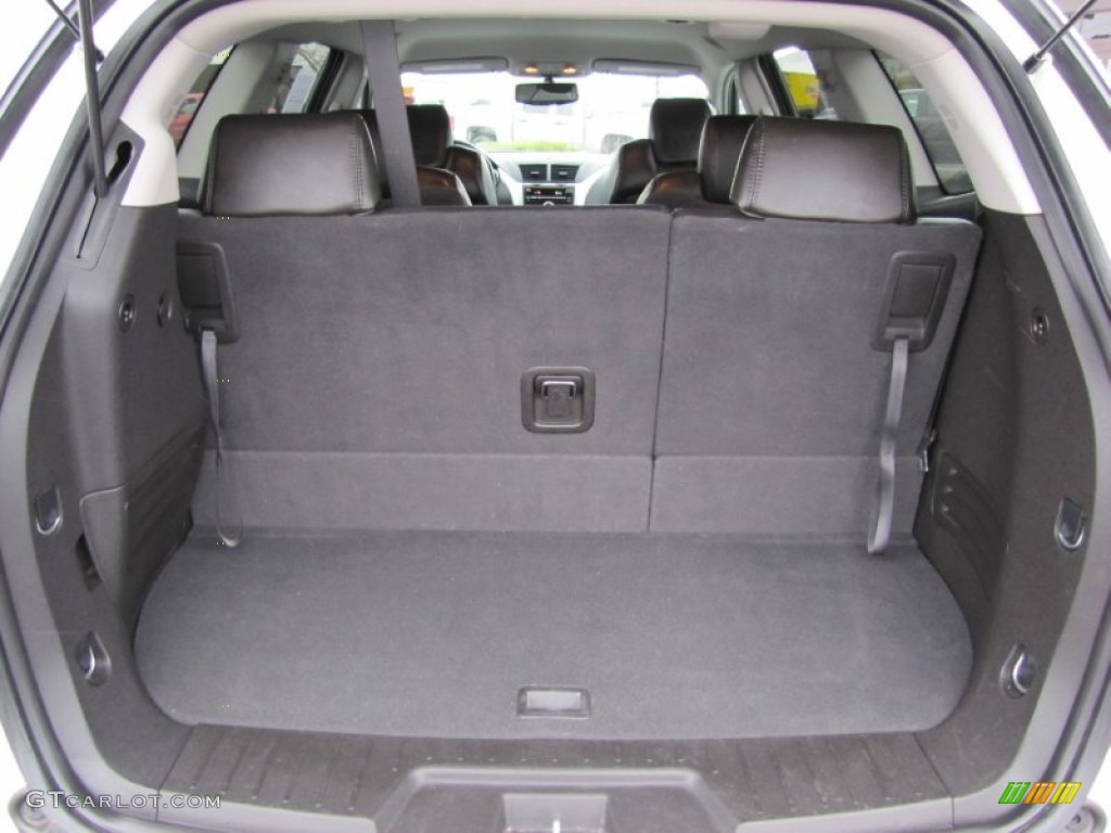 2009 Traverse LT AWD - Summit White / Ebony photo #35
