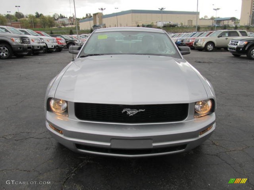 2009 Mustang V6 Coupe - Brilliant Silver Metallic / Light Graphite photo #6