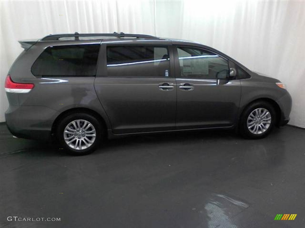 2012 Sienna XLE - Predawn Gray Mica / Light Gray photo #4