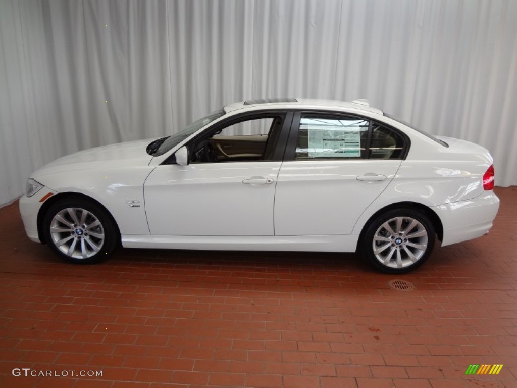2011 3 Series 328i xDrive Sedan - Alpine White / Beige photo #4