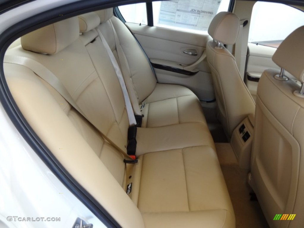 2011 3 Series 328i xDrive Sedan - Alpine White / Beige photo #11