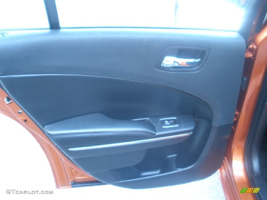 2011 Charger SE - Toxic Orange Pearl / Black photo #17