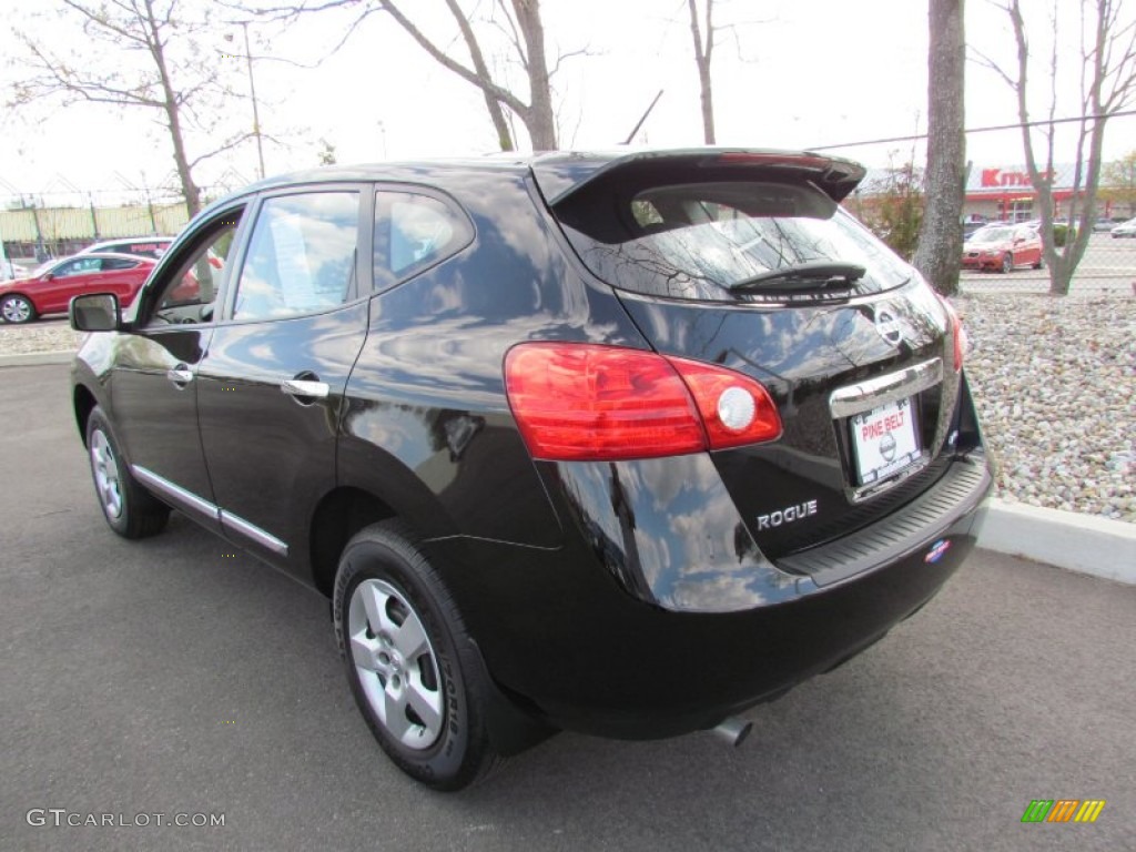 2011 Rogue S AWD - Wicked Black / Gray photo #5