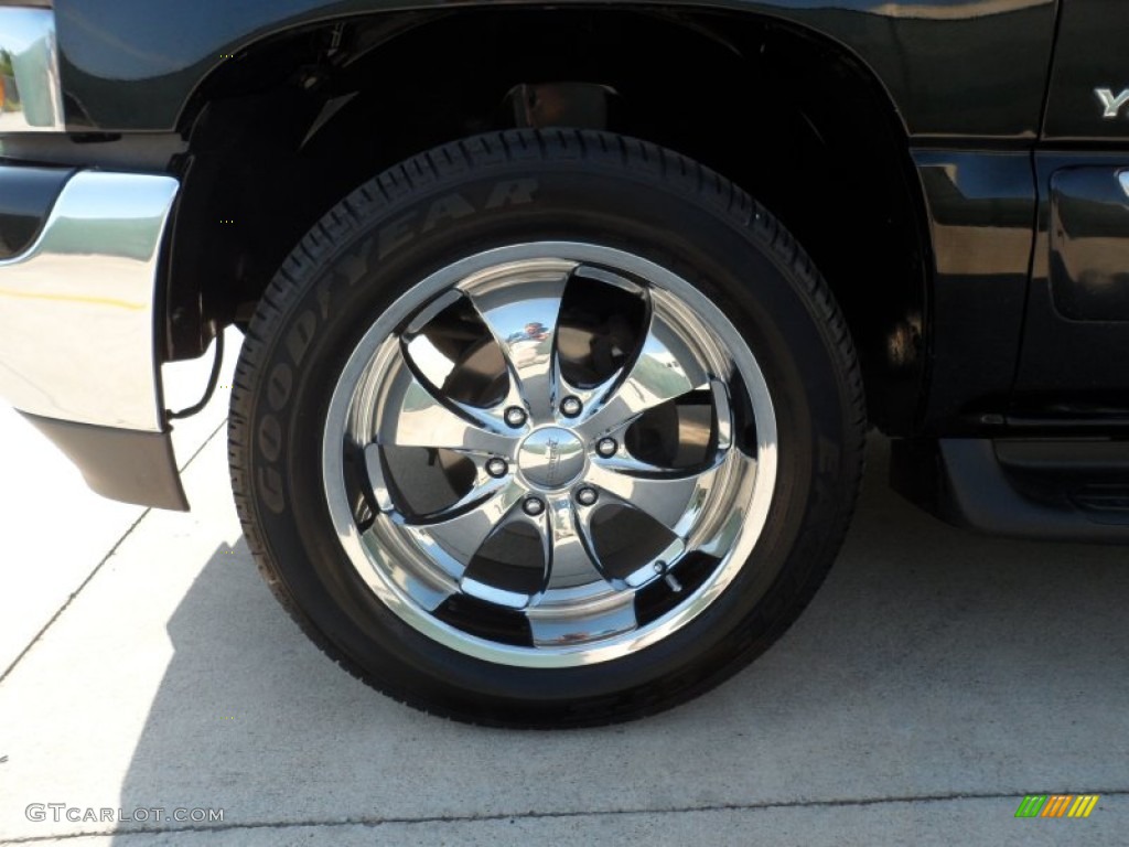 2003 GMC Yukon SLE Custom Wheels Photo #63578234