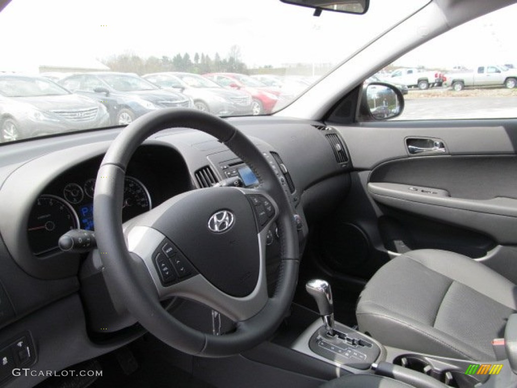 2012 Elantra SE Touring - Chilipepper Red / Black photo #7