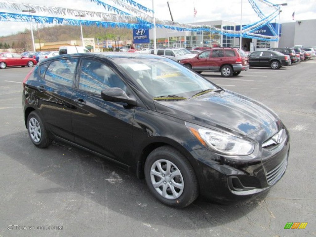 2012 Accent GS 5 Door - Ultra Black / Gray photo #1