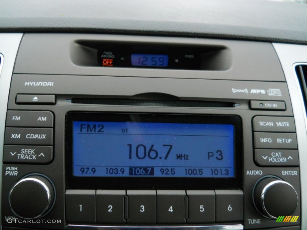 2010 Hyundai Sonata SE V6 Audio System Photos