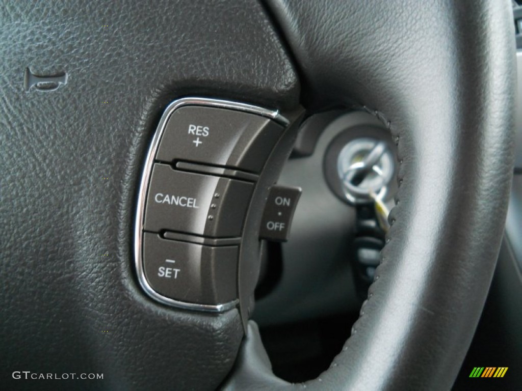 2010 Hyundai Sonata SE V6 Controls Photos