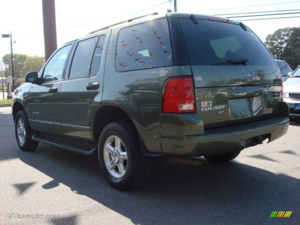 2004 Explorer XLT 4x4 - Estate Green Metallic / Medium Parchment photo #4