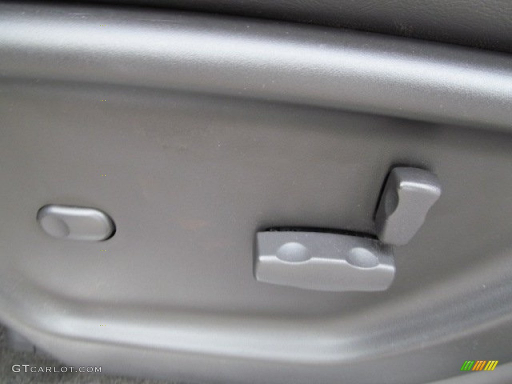 2008 Saab 9-7X 5.3i Controls Photo #63598201