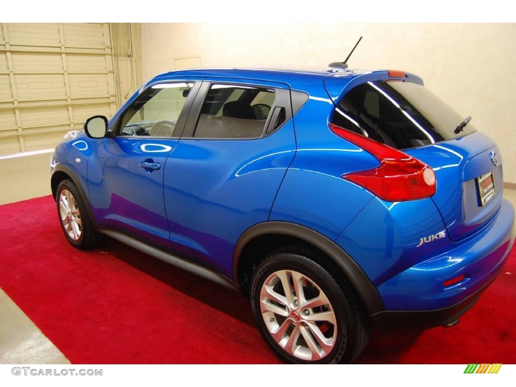 2011 Juke SV - Electric Blue / Gray/Silver Trim photo #4