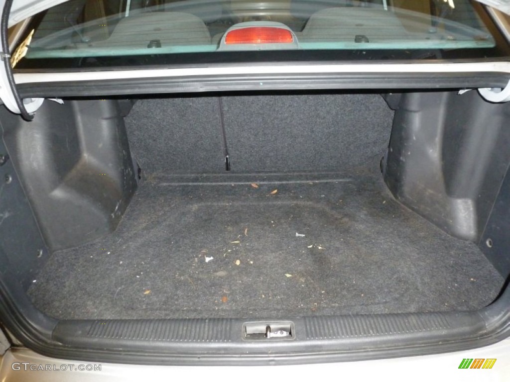 2001 Hyundai Accent GL Sedan Trunk Photos