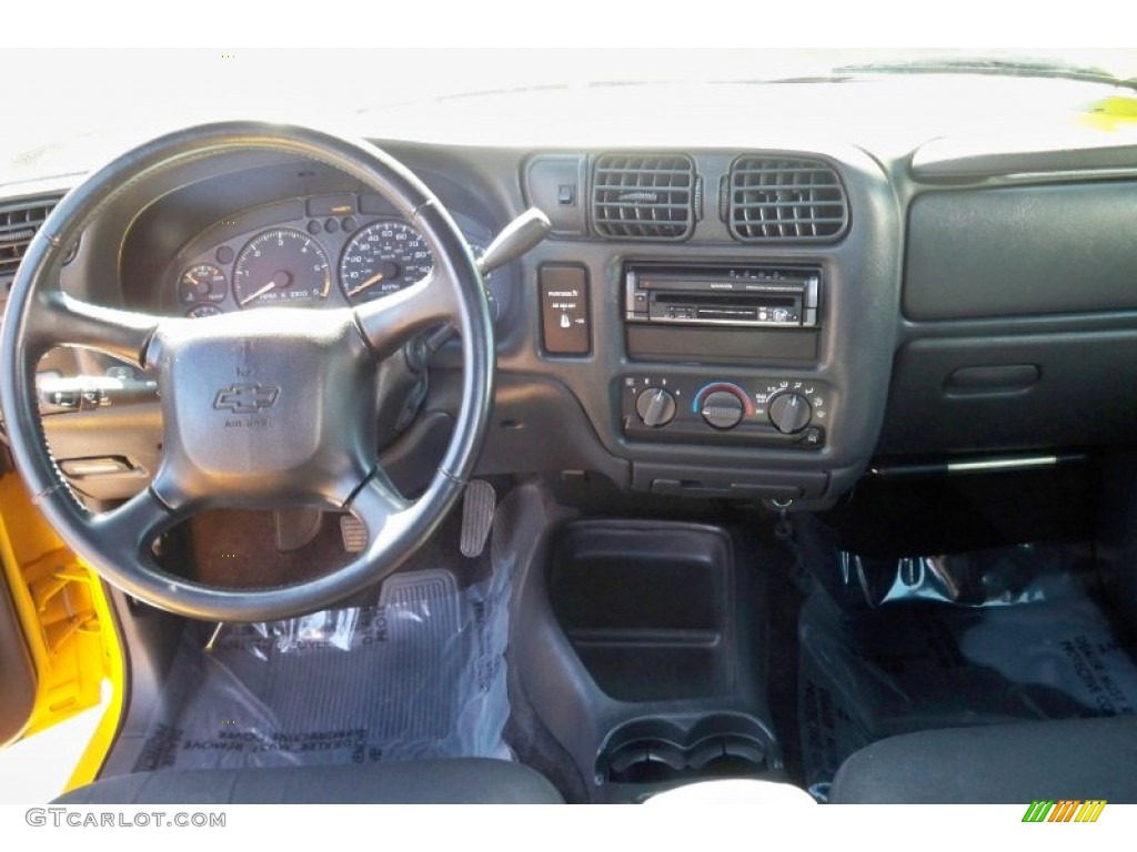 2003 S10 Xtreme Regular Cab - Yellow / Graphite photo #19
