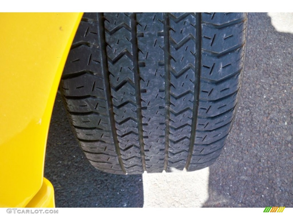 2003 S10 Xtreme Regular Cab - Yellow / Graphite photo #22