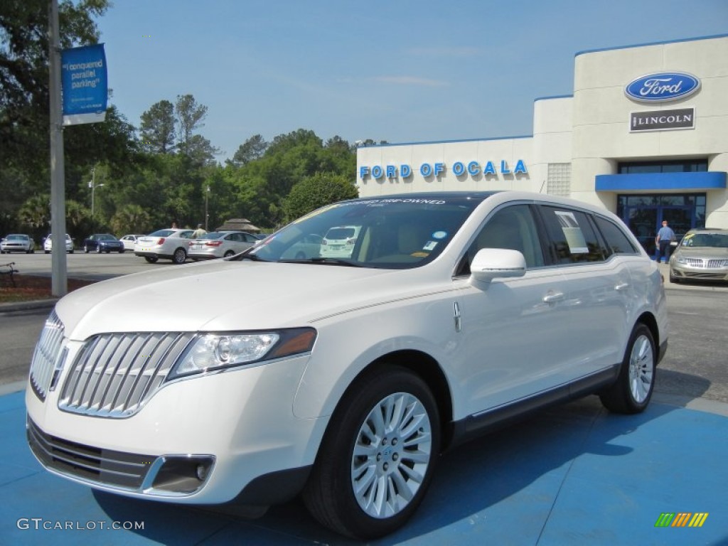 White Platinum Metallic Tri-Coat Lincoln MKT