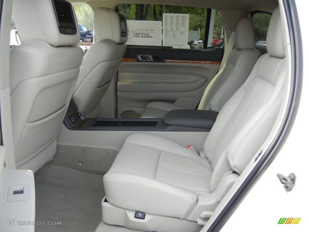 2011 Lincoln MKT FWD Rear Seat Photo #63610951