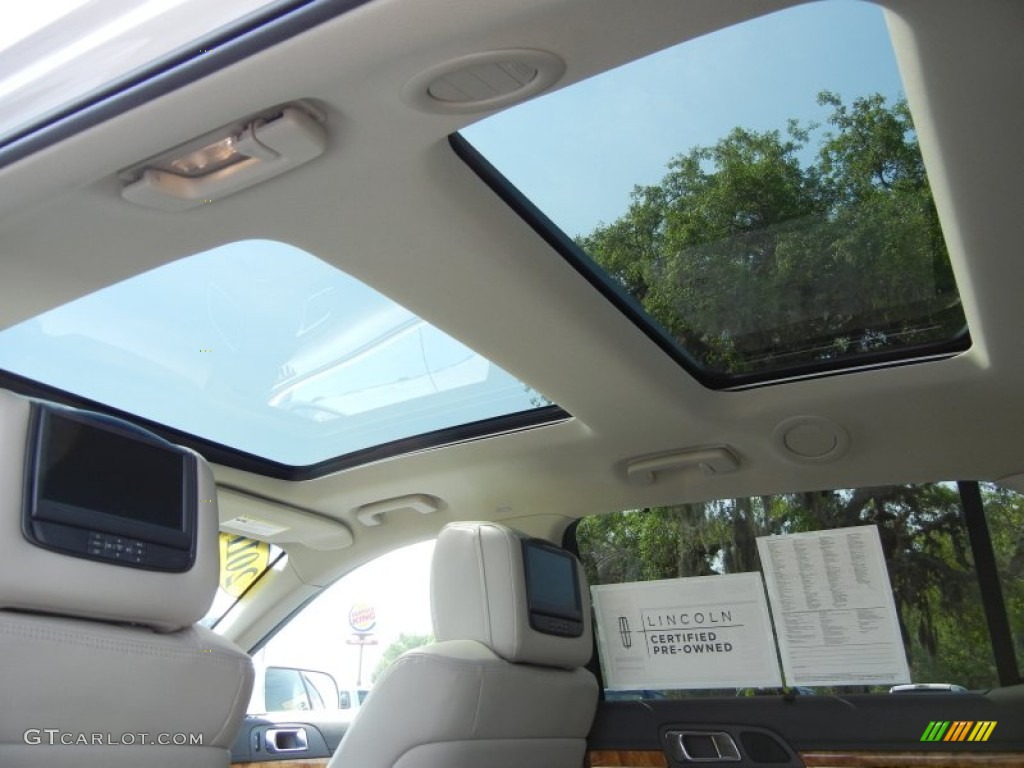 2011 Lincoln MKT FWD Sunroof Photo #63611014