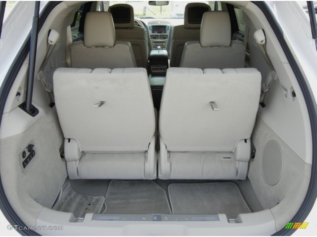 2011 Lincoln MKT FWD Trunk Photo #63611076