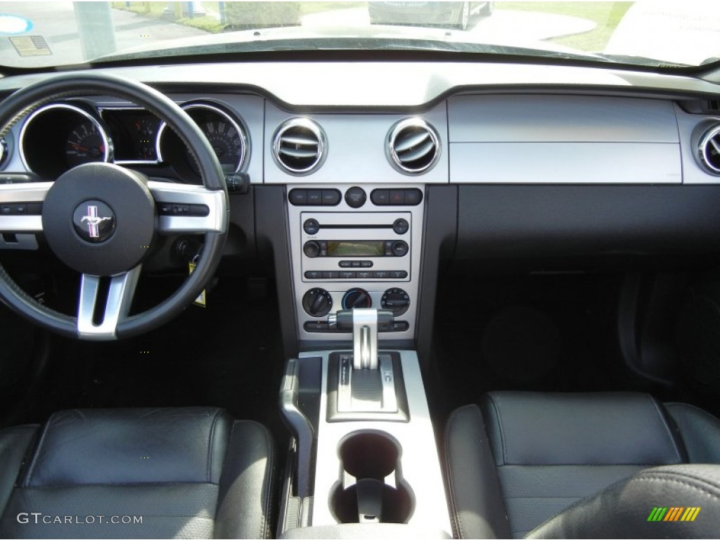 2006 Mustang GT Premium Convertible - Tungsten Grey Metallic / Dark Charcoal photo #22