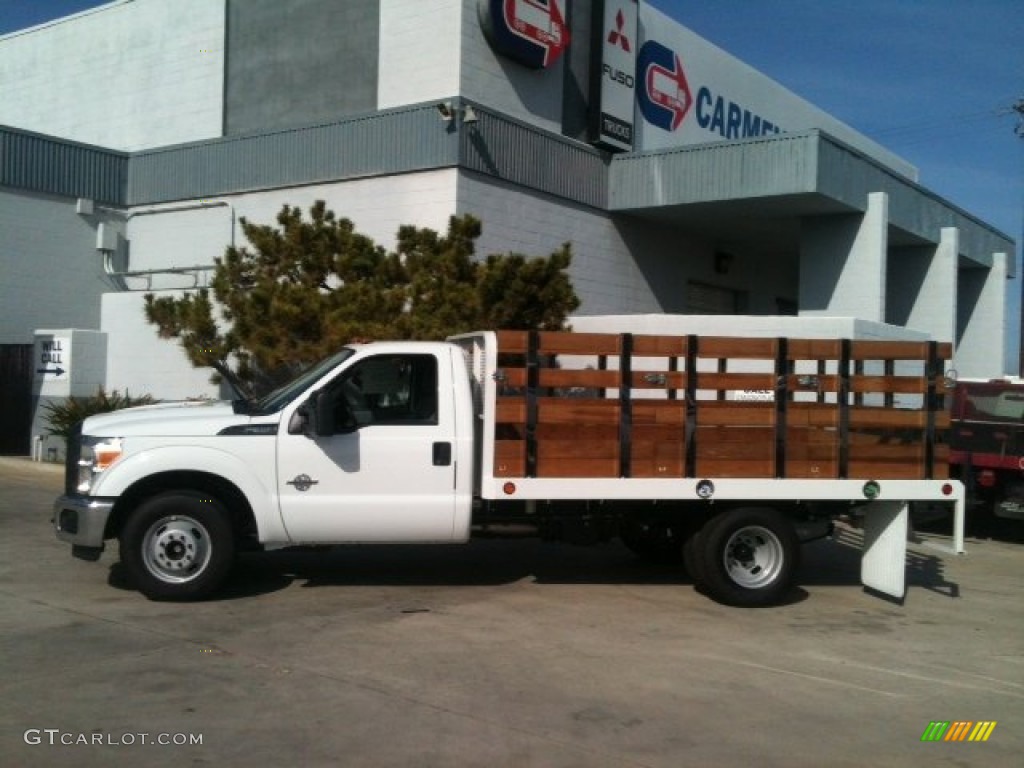 2012 F350 Super Duty XL Regular Cab Stake Truck - Oxford White / Steel photo #3