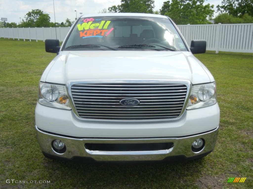 2006 F150 XLT SuperCrew - Oxford White / Medium/Dark Flint photo #2